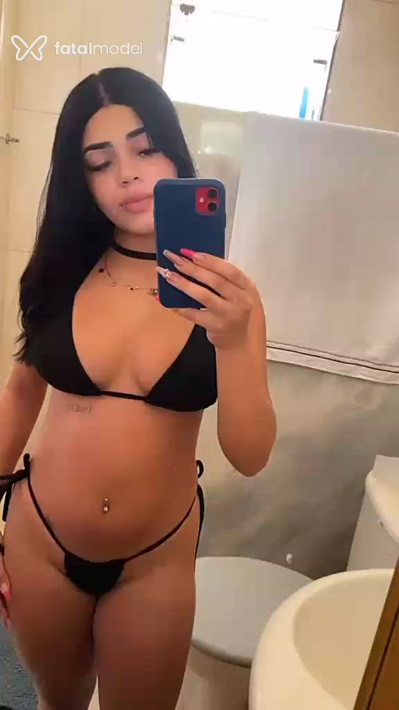 Acompanhante mulher morena (o) de olhos castanhos - Livia Braga