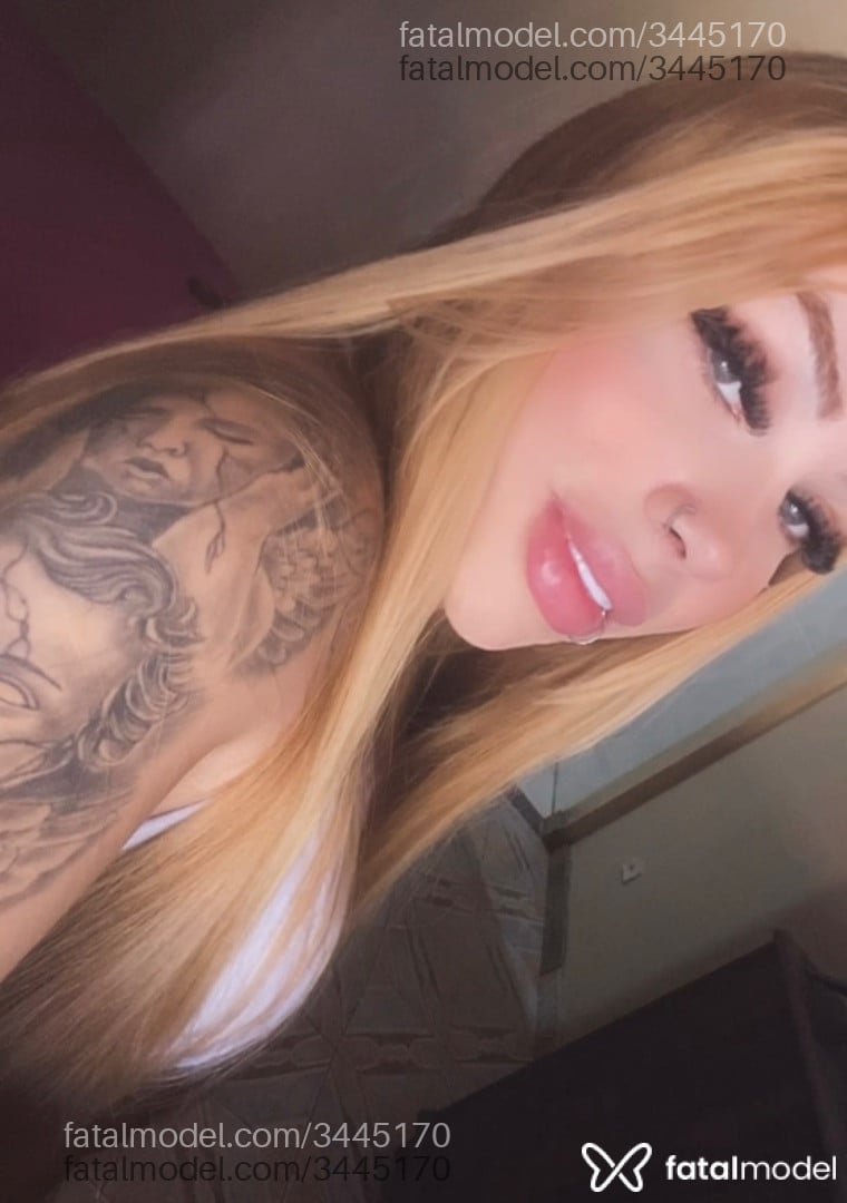 Acompanhante mulher trans loira (o) de olhos azuis em Salto - Bianca