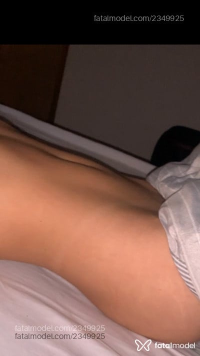 Acompanhante mulher morena (o) de olhos verdes - Yasmin