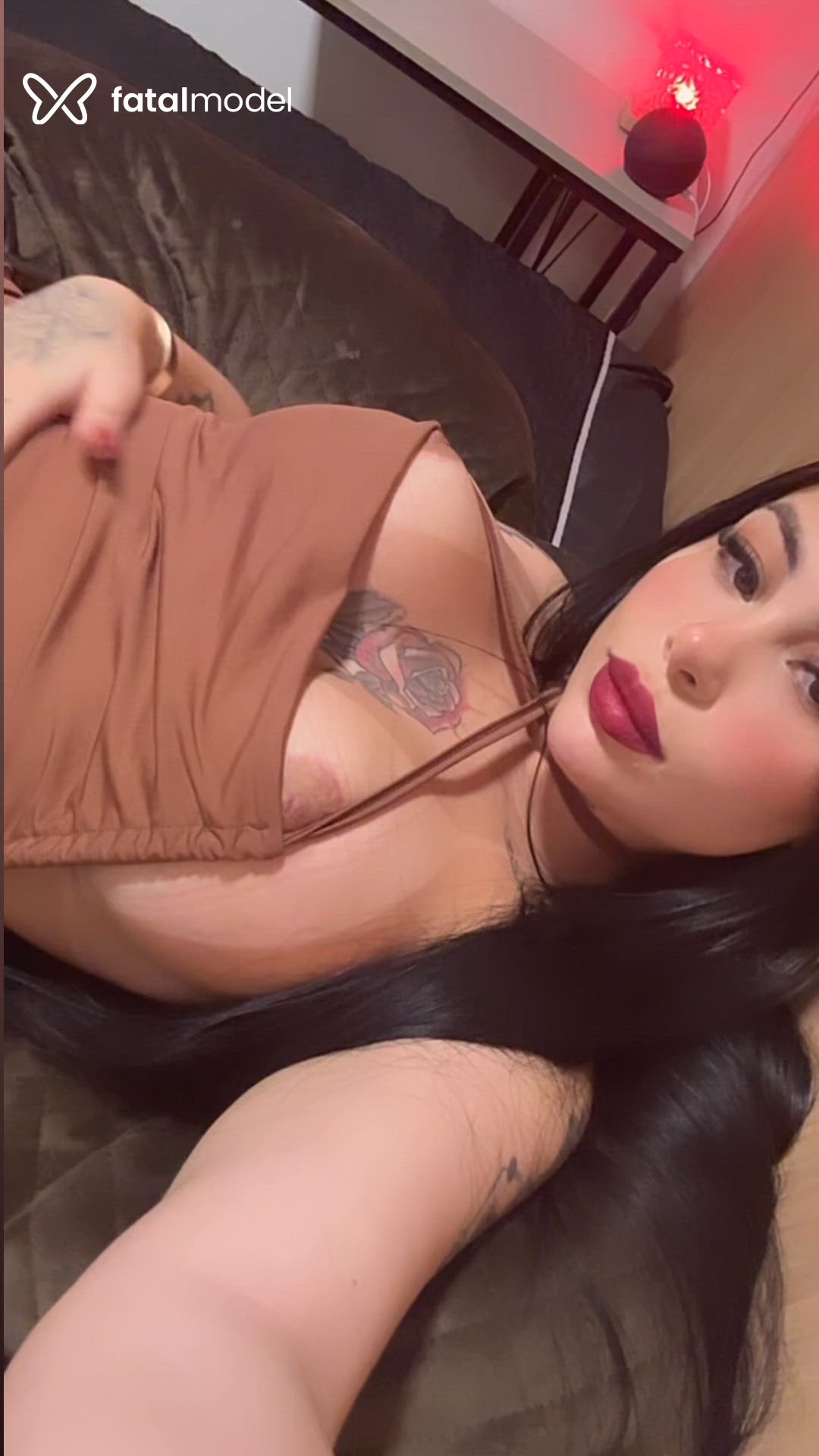 Acompanhante mulher morena (o) de olhos castanhos em São Paulo Acompanhante mulher morena (o) de olhos castanhos em São Paulo - Jennifer Oliver