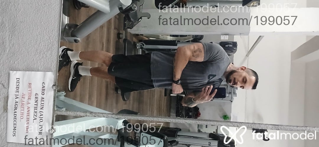 Acompanhante homem com cabelo castanho de olhos castanhos em São Paulo - Pietro