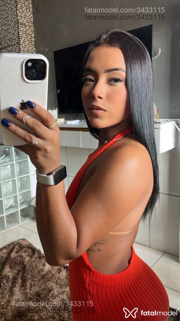Acompanhante mulher morena (o) de olhos castanhos em Cabo Frio Acompanhante mulher morena (o) de olhos castanhos em Cabo Frio - Antonella