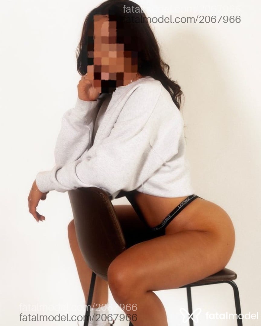Acompanhante mulher morena (o) de olhos mel em Cabo Frio - Lara Paulista
