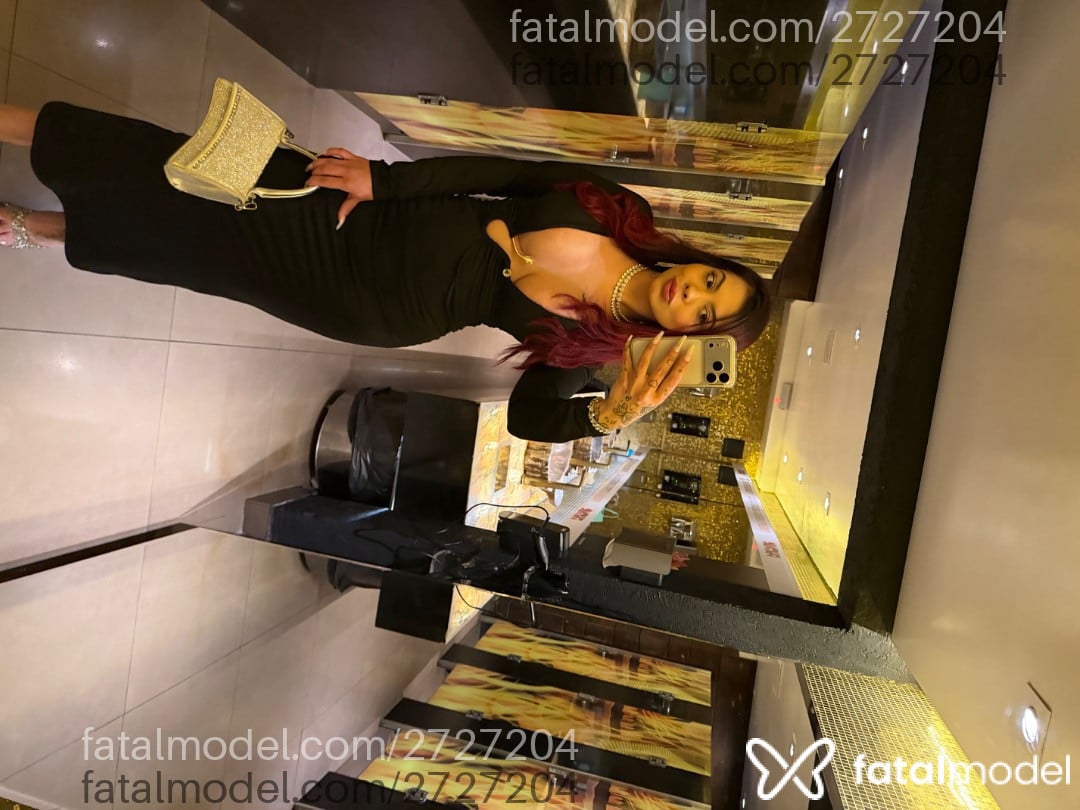 Acompanhante mulher ruiva (o) de olhos castanhos - Rafaela