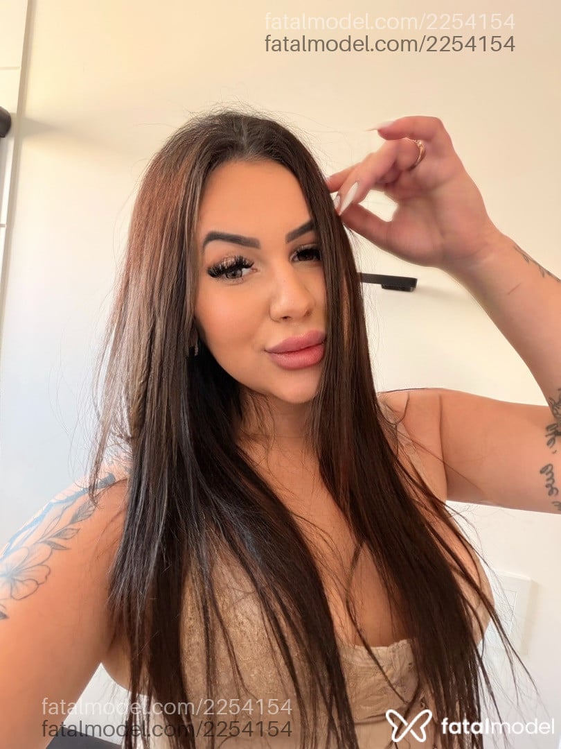 Acompanhante mulher morena (o) de olhos mel em Goiânia - Letícia Valmont