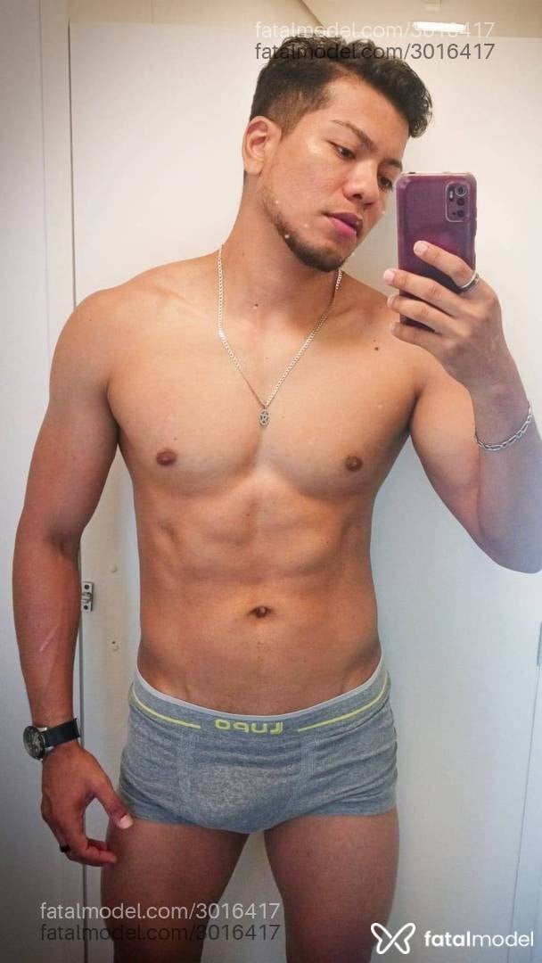 Acompanhante homem morena (o) de olhos pretos em Curitiba Acompanhante homem morena (o) de olhos pretos em Curitiba - Caio Fernando