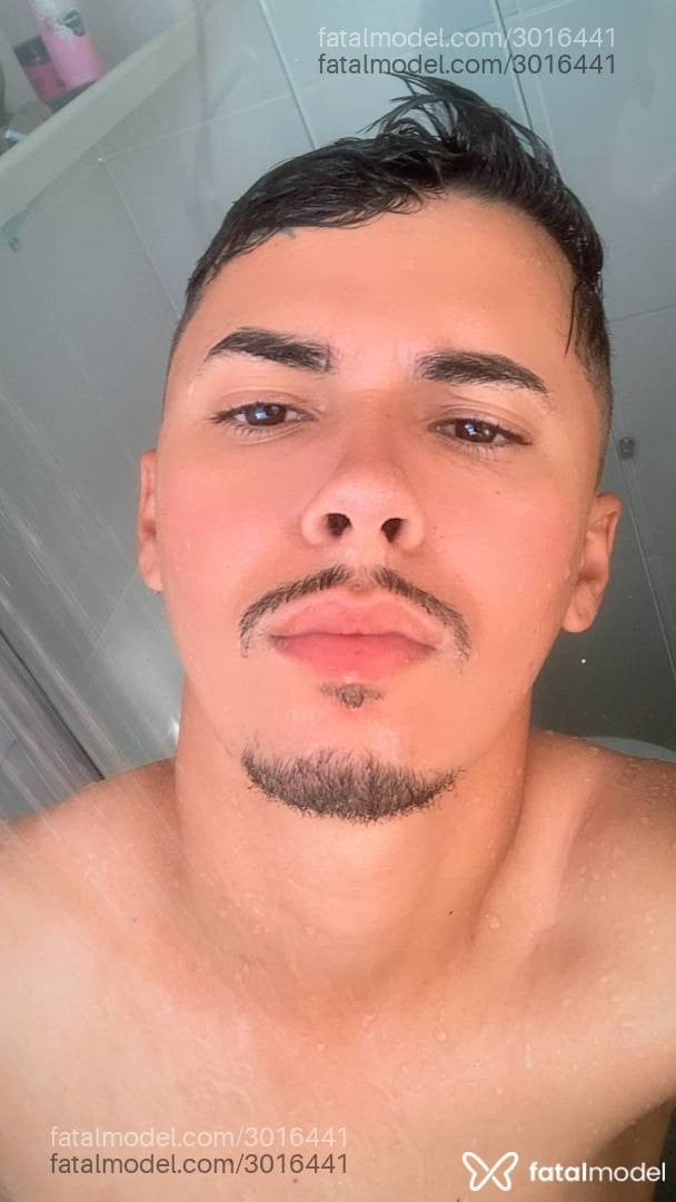Acompanhante homem morena (o) de olhos castanhos em Brasília - Borges