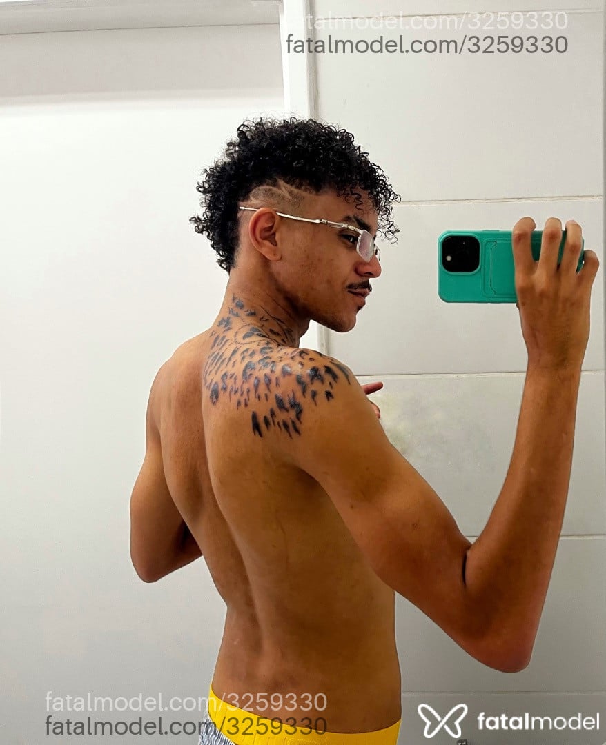 Acompanhante homem morena (o) de olhos pretos em Guarulhos - Novinpass