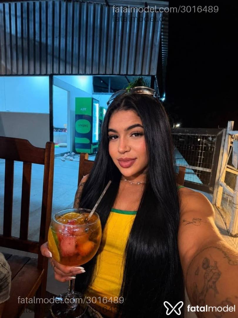 Acompanhante mulher morena (o) de olhos castanhos em Porto Seguro - Melly