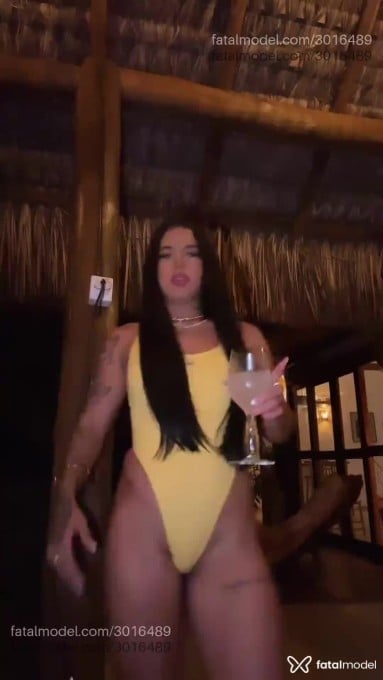 Acompanhante mulher morena (o) de olhos castanhos em Porto Seguro Acompanhante mulher morena (o) de olhos castanhos em Porto Seguro - Melly