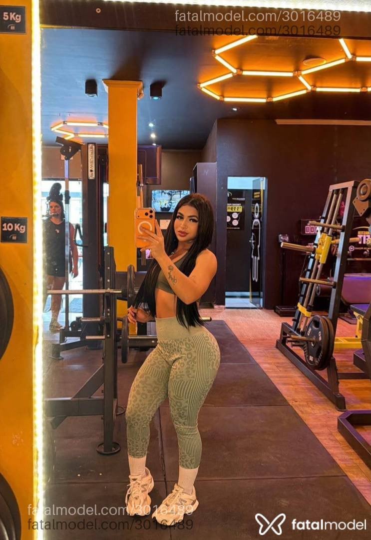 Acompanhante mulher morena (o) de olhos castanhos - Melly