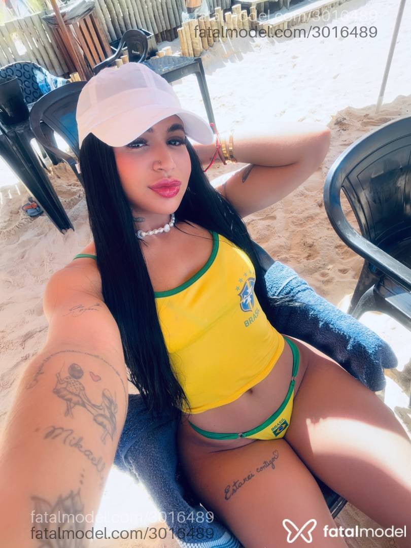 Acompanhante mulher morena (o) de olhos castanhos - Vick Fernandes