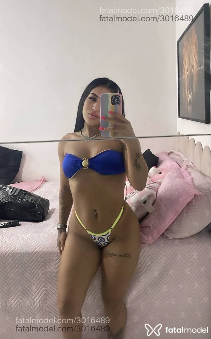 Acompanhante mulher morena (o) de olhos castanhos - Vick Fernandes
