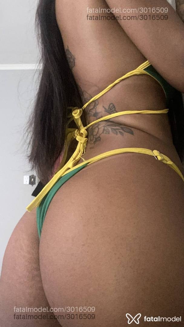 Acompanhante mulher morena (o) de olhos castanhos - Lorena