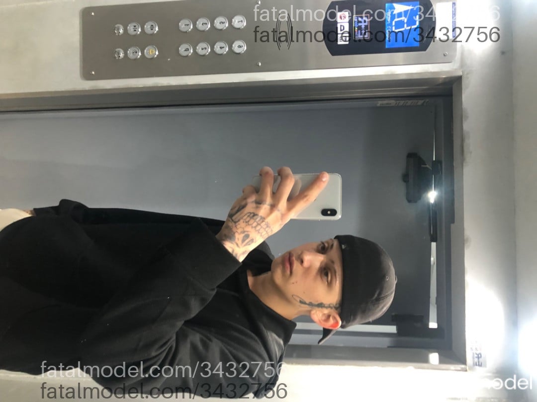 Acompanhante homem morena (o) de olhos mel em Passo Fundo - Gabriel