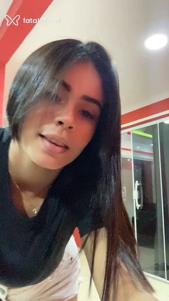 Acompanhante mulher morena (o) de olhos castanhos em Valença - Mirella
