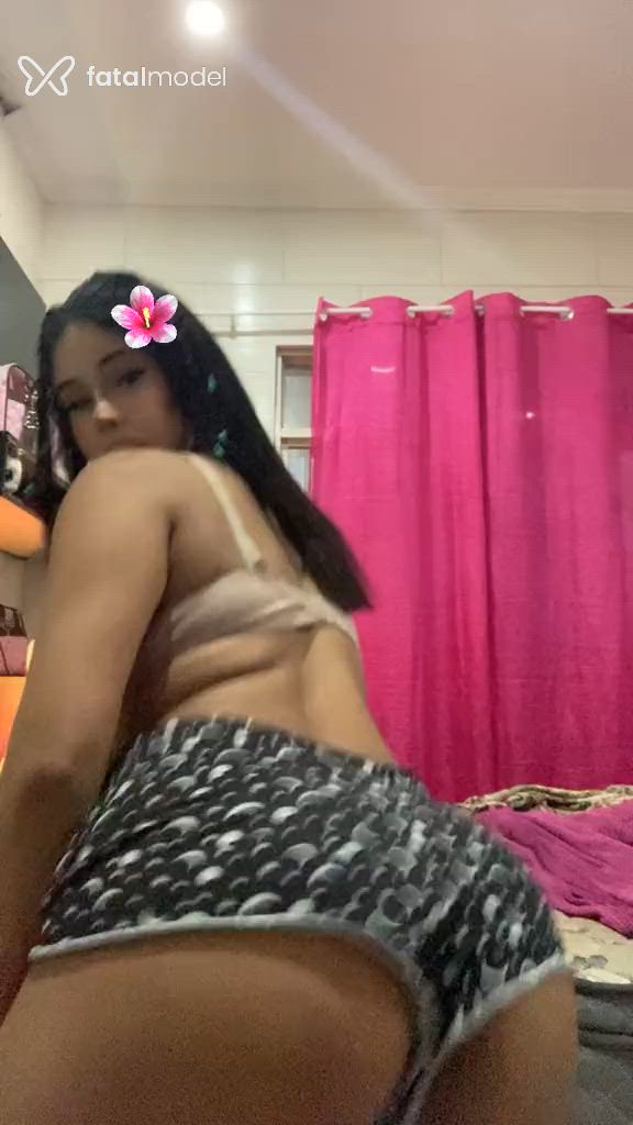Acompanhante mulher morena (o) de olhos castanhos em Valença - Mirella