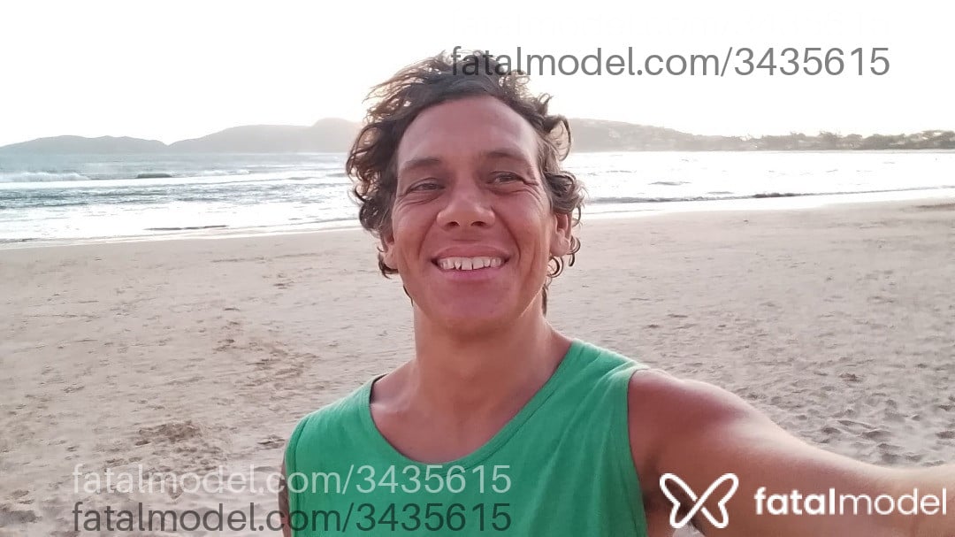 Acompanhante homem ruiva (o) de olhos azuis em Armação dos Búzios - Yazid