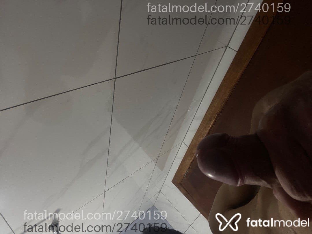 Acompanhante homem com cabelo castanho de olhos castanhos em Toledo Acompanhante homem com cabelo castanho de olhos castanhos em Toledo - Rocha