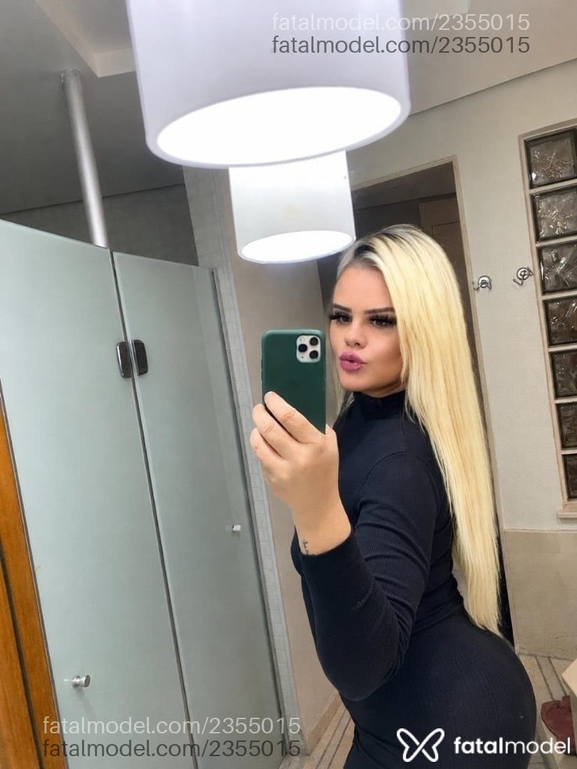 Acompanhante mulher loira (o) de olhos castanhos - Júlia Bianco Acompanhante mulher loira (o) de olhos castanhos - Júlia Bianco
