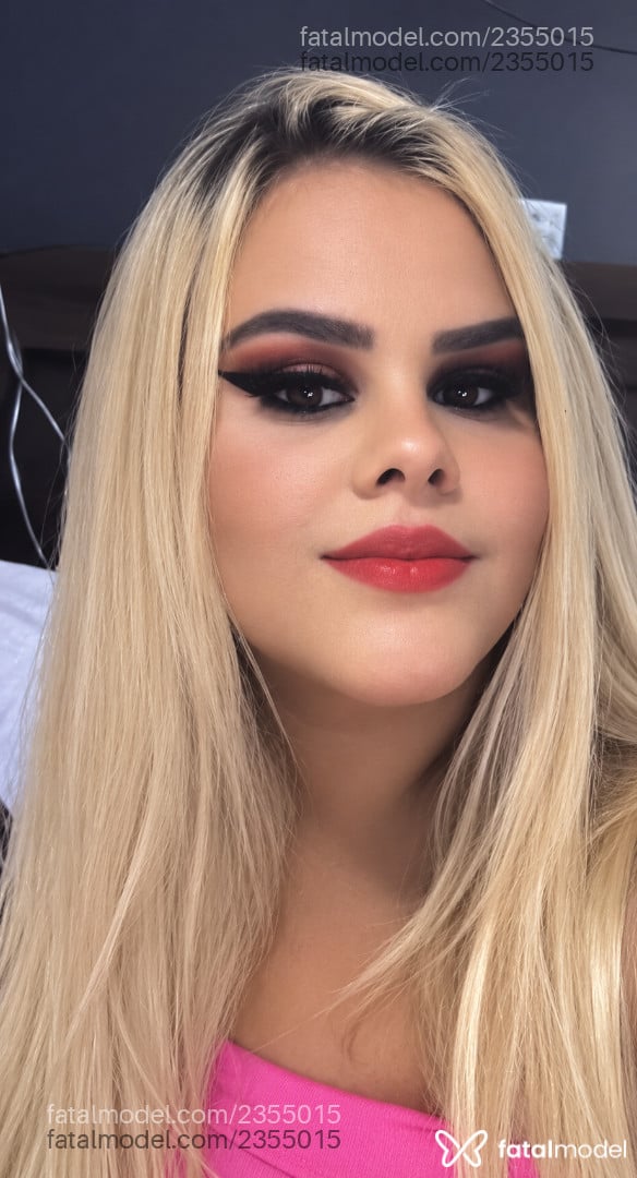 Acompanhante mulher loira (o) de olhos castanhos em Marília - Júlia Bianco