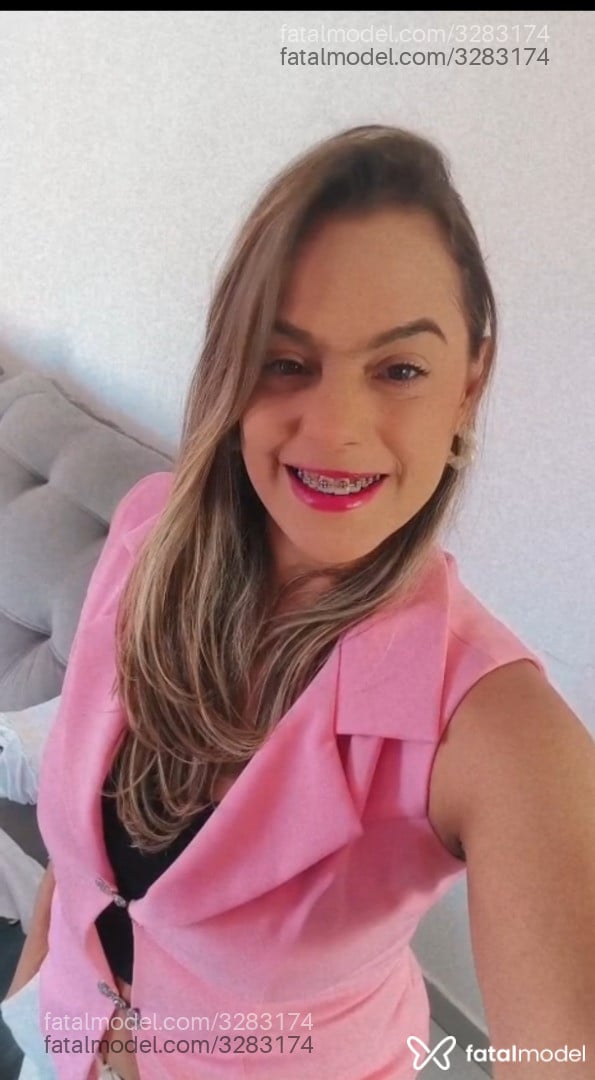 Acompanhante mulher loira (o) de olhos castanhos em Morrinhos - Angel
