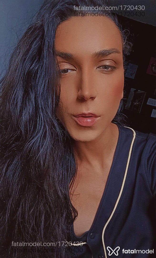 Acompanhante mulher trans morena (o) de olhos castanhos em São Gonçalo - Lua