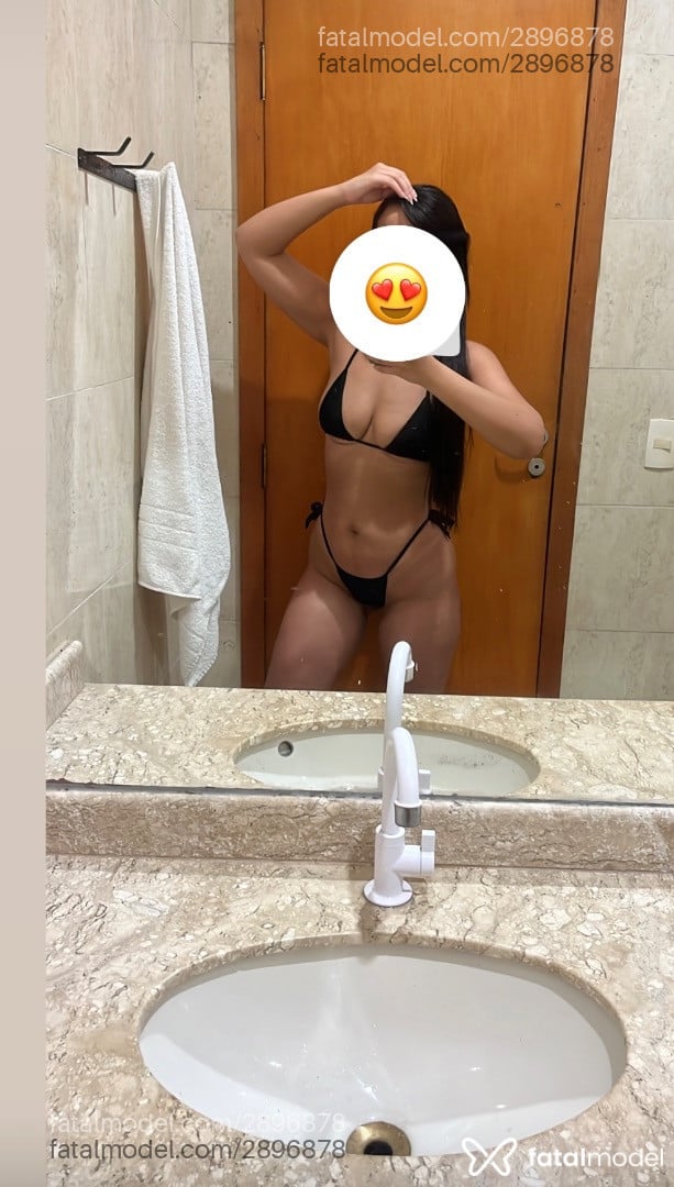 Acompanhante mulher morena (o) de olhos verdes - Livia Nunes