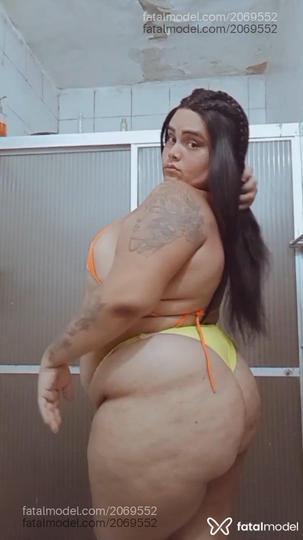 Acompanhante mulher trans morena (o) de olhos castanhos - Julia Brandão