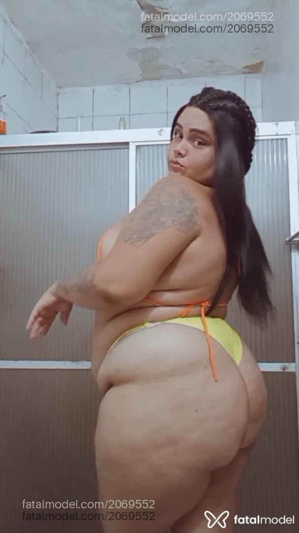 Acompanhante mulher trans morena (o) de olhos castanhos - Julia Brandão