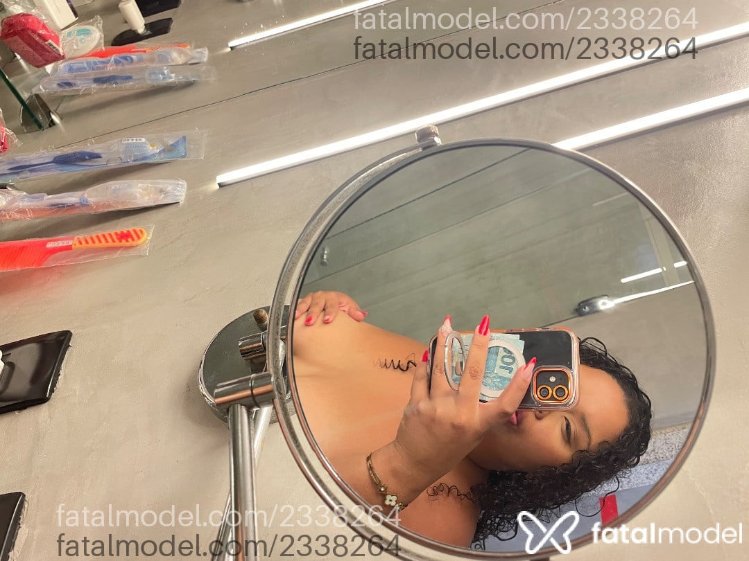 Acompanhante mulher morena (o) de olhos castanhos em Natal Acompanhante mulher morena (o) de olhos castanhos em Natal - Milinha