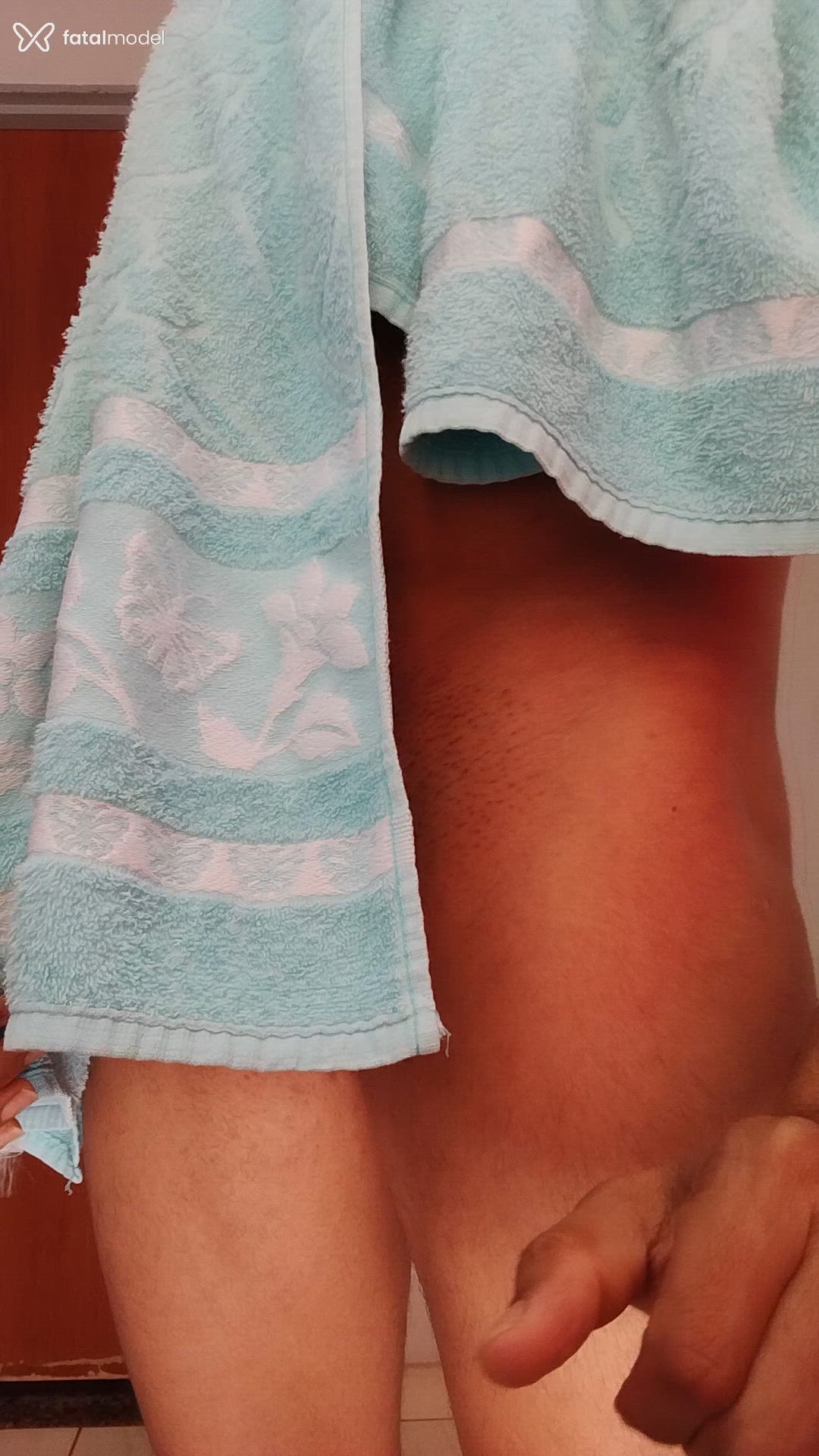 Acompanhante homem com cabelo castanho de olhos castanhos - Hugor