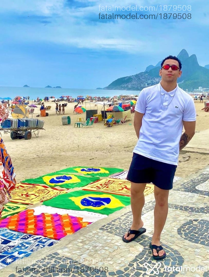 Acompanhante homem com cabelo castanho de olhos castanhos - Diego Félix