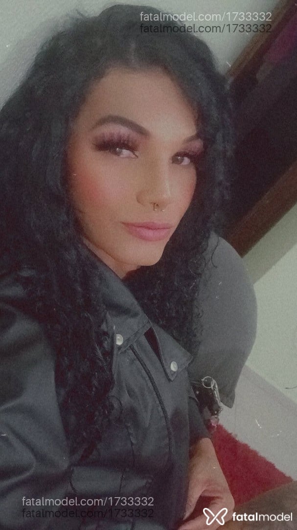 Acompanhante mulher trans morena (o) de olhos mel em Piraju - MORENA