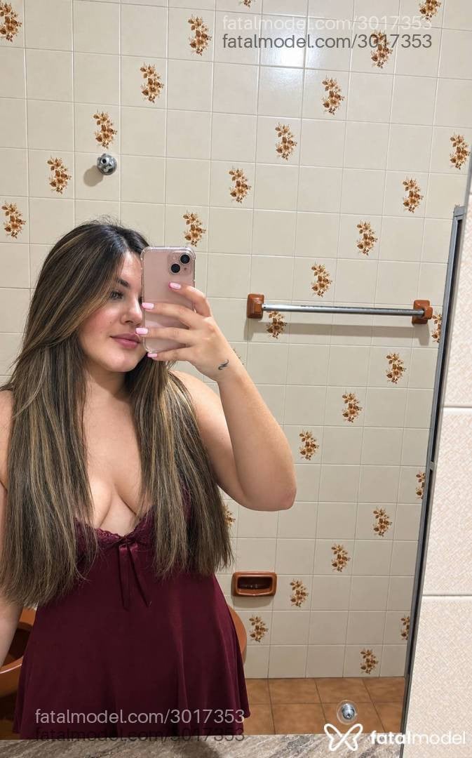 Acompanhante mulher com cabelo castanho de olhos castanhos - Gaby