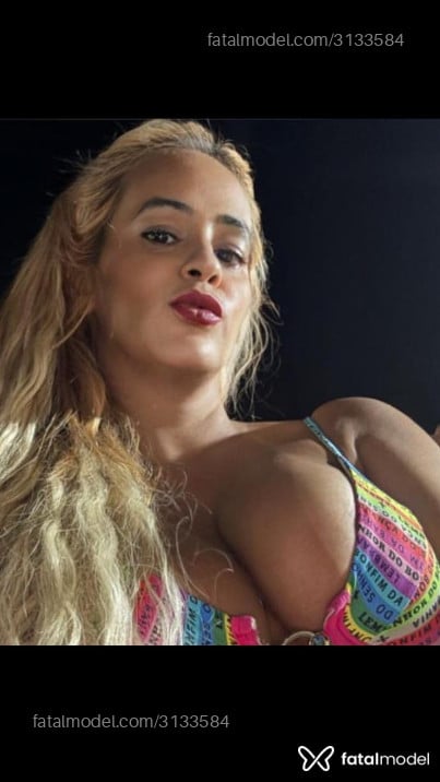Acompanhante mulher loira (o) de olhos castanhos em Rio de Janeiro - Micaella Freitas