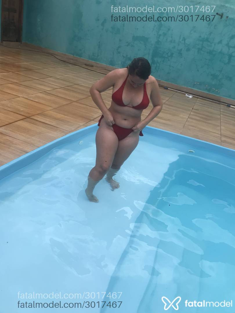 Acompanhante mulher loira (o) de olhos castanhos - Melysa