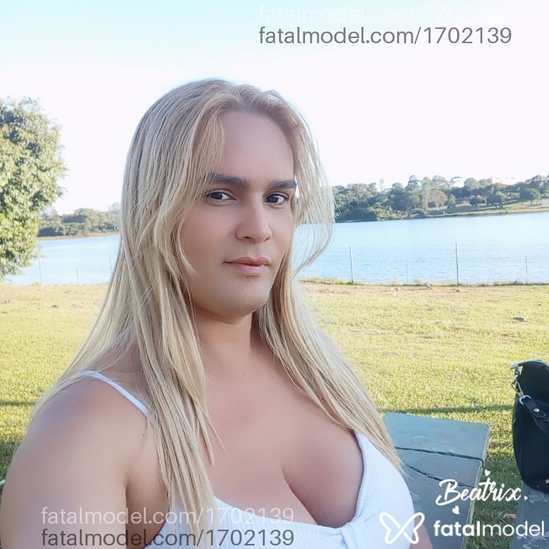 Acompanhante mulher trans loira (o) de olhos castanhos em Uberlândia Acompanhante mulher trans loira (o) de olhos castanhos em Uberlândia - Tamara ayalla