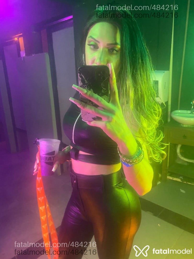 Acompanhante travesti loira (o) de olhos castanhos em Viamão - Laurah Portilla