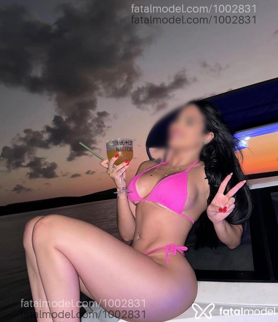 Acompanhante mulher morena (o) de olhos castanhos em São João Del Rei - Valentina Monteiro