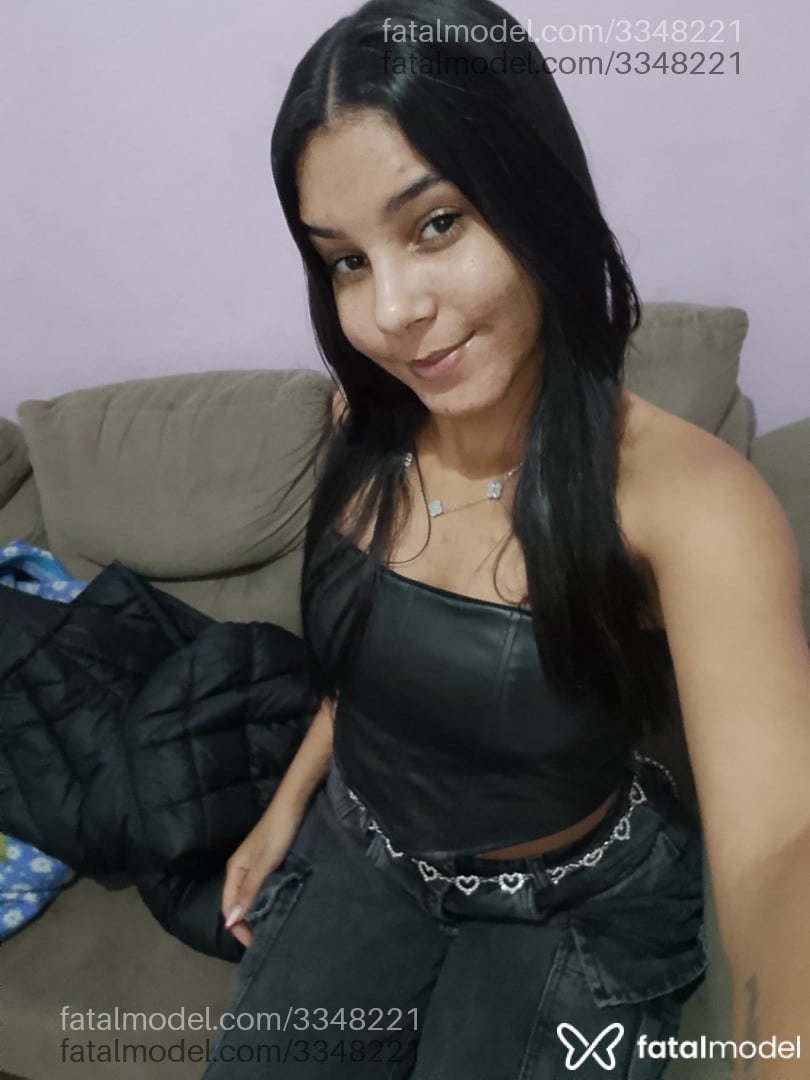 Acompanhante mulher morena (o) de olhos castanhos em Aripuanã - Safira