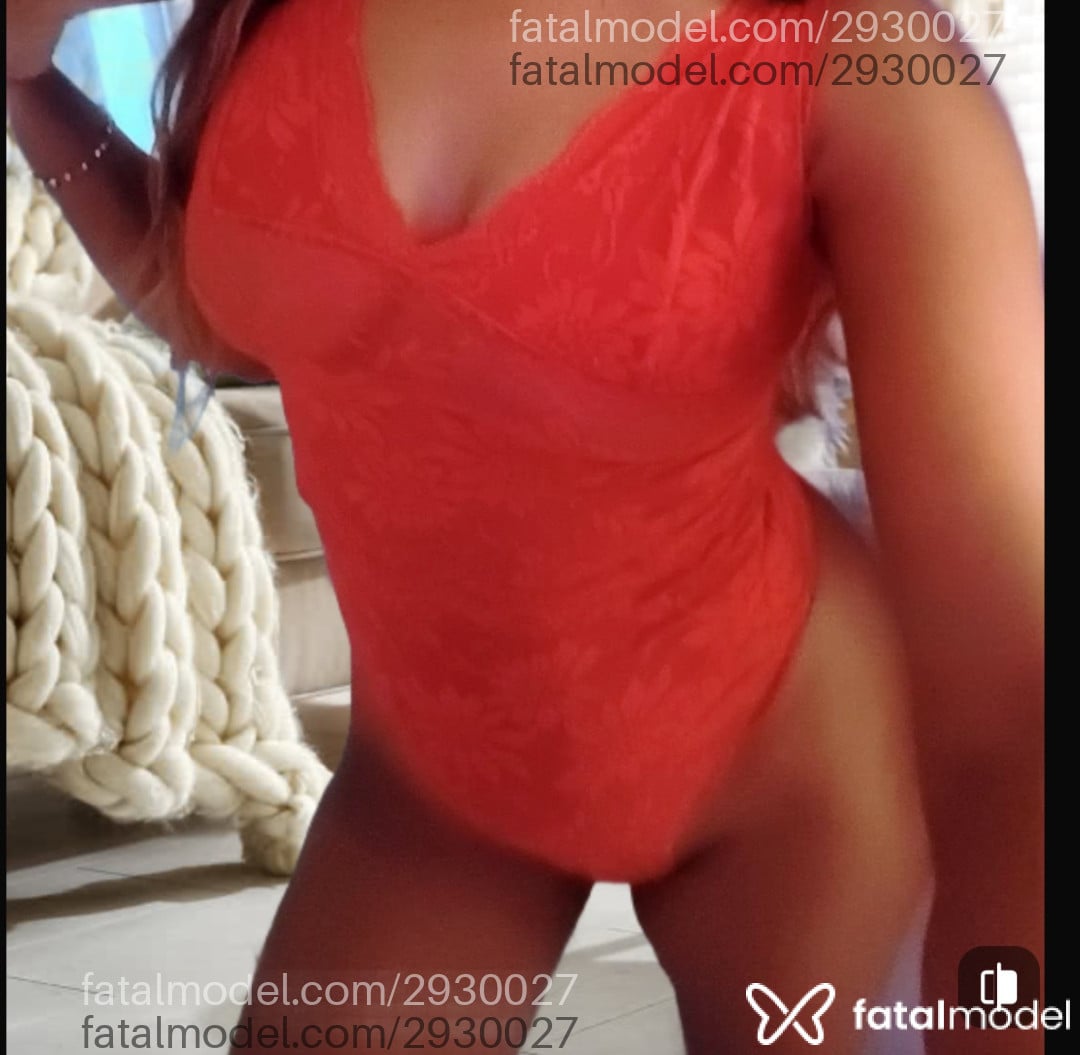 Acompanhante mulher morena (o) de olhos castanhos em Florianópolis Acompanhante mulher morena (o) de olhos castanhos em Florianópolis - Juliana
