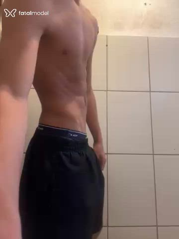 Acompanhante homem com cabelo castanho de olhos castanhos em Mogi Mirim - Oliveira