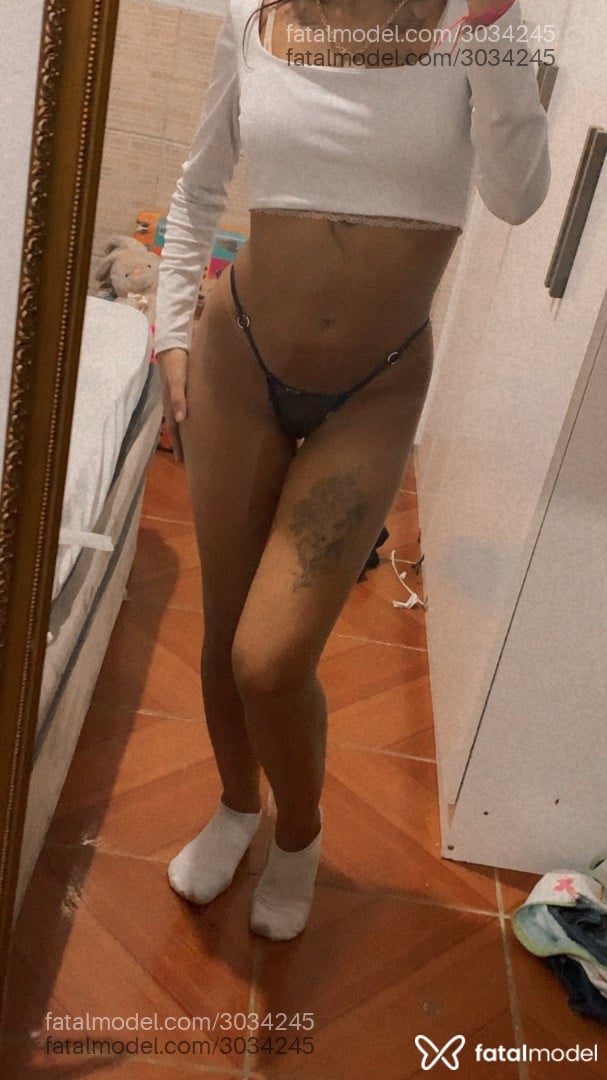 Acompanhante mulher morena (o) de olhos castanhos - Giovanna Acompanhante mulher morena (o) de olhos castanhos - Giovanna