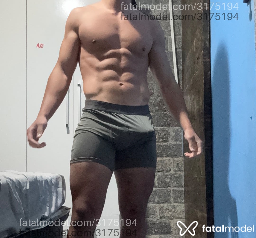Acompanhante homem morena (o) de olhos castanhos em Rio de Janeiro - Rafael