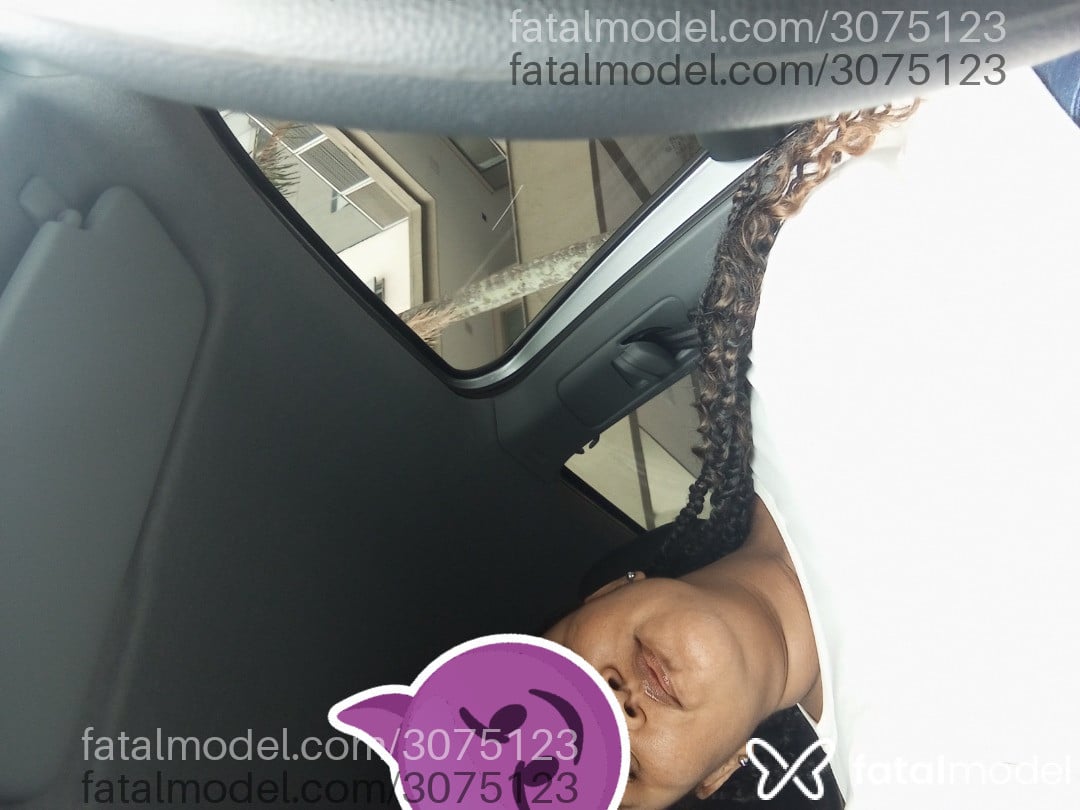 Acompanhante mulher morena (o) de olhos pretos em Sapucaia do Sul - Jôlove
