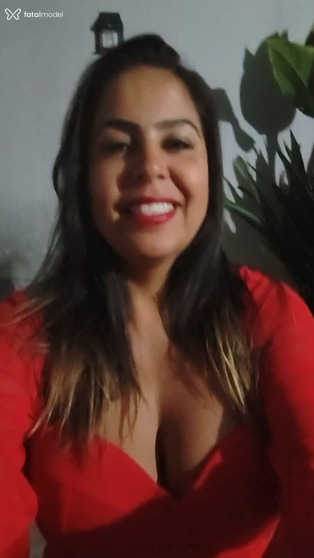 Acompanhante mulher com cabelo colorido de olhos mel em Campo Grande Acompanhante mulher com cabelo colorido de olhos mel em Campo Grande - Joana Darc