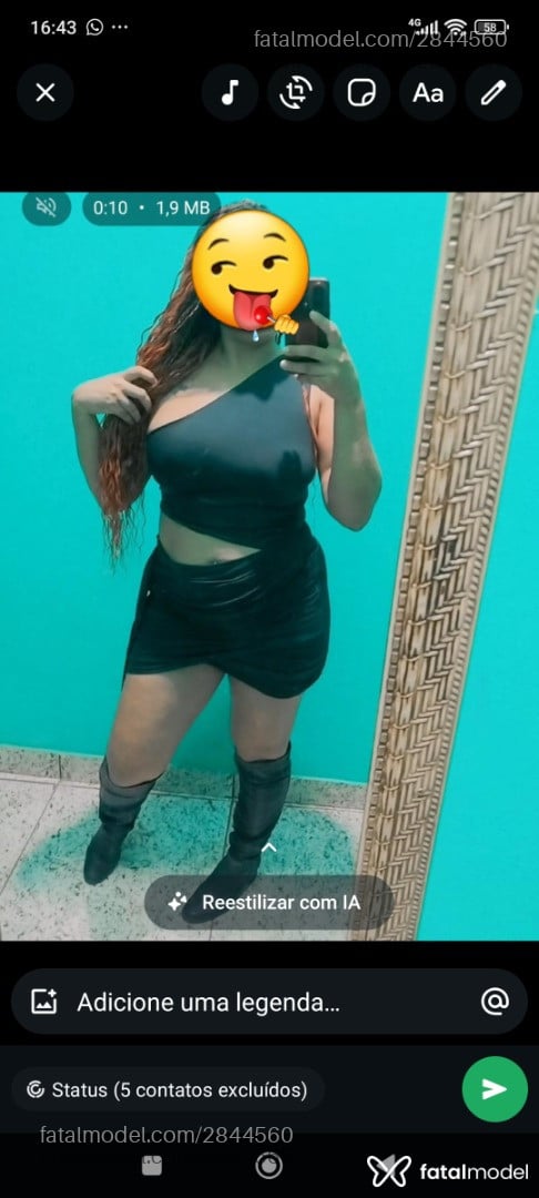 Acompanhante mulher ruiva (o) de olhos pretos - Thalia