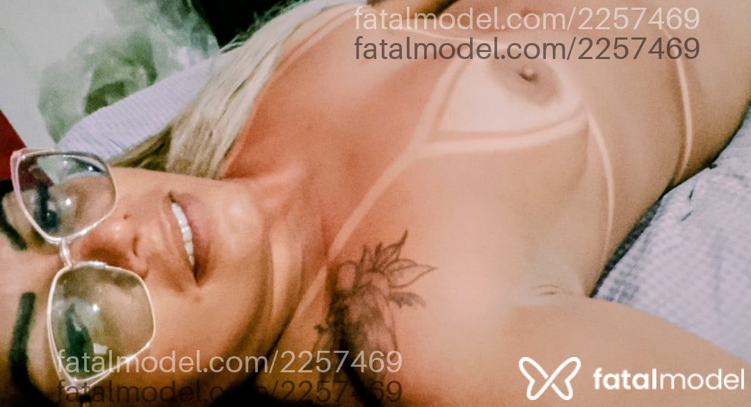 Acompanhante mulher loira (o) de olhos pretos - Thaís Rodrigues Acompanhante mulher loira (o) de olhos pretos - Thaís Rodrigues