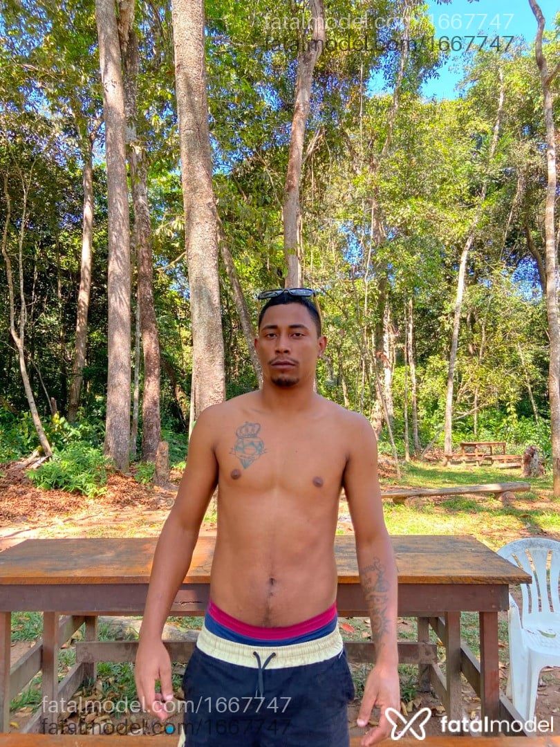 Acompanhante homem morena (o) de olhos pretos em Cuiabá - Matheus